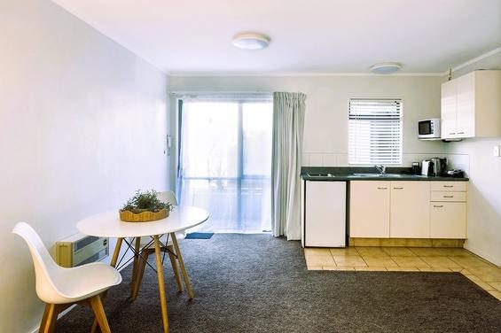 1-Bedroom Suite