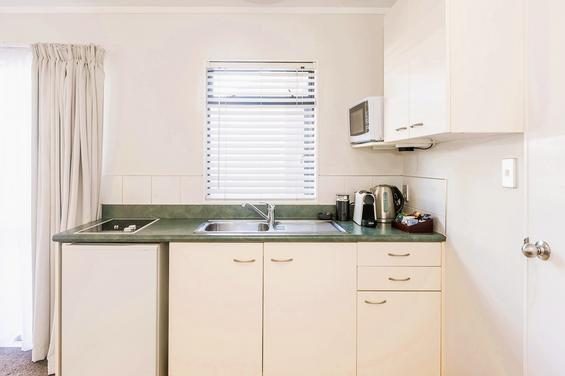 1-Bedroom Suite