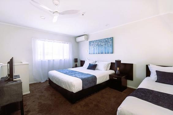Deluxe 1-Bedroom Suite